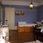 La Grange En Champagne Couette-café 3*