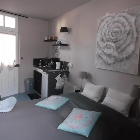 Bed & Breakfast La Grange En Champagne 3*