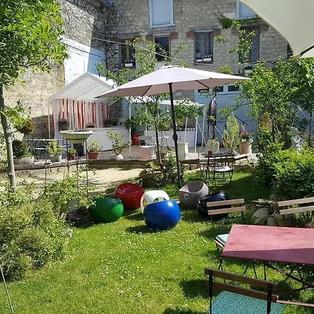 La Grange En Champagne Bed & Breakfast 3*