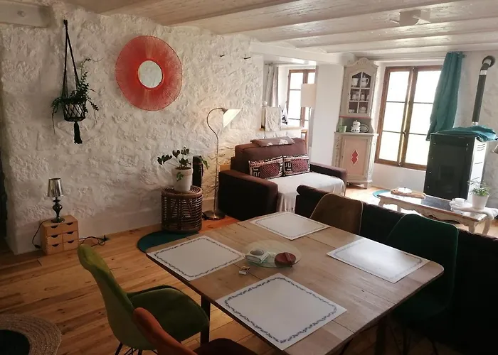 La Grange En Champagne Bed and Breakfast 3*