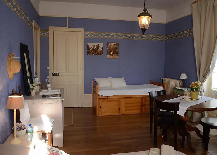 La Grange En Champagne Bed and Breakfast 3*